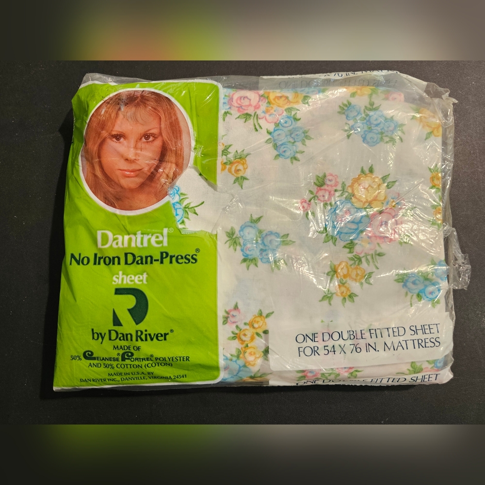 VTG Dantrel No Iron Double Fitted Sheet White Multicolor Floral Design USA NEW